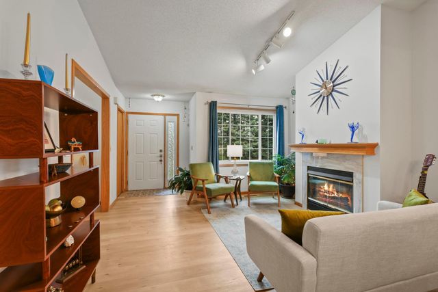 9949 Tamarack Cove, Woodbury, MN 55125