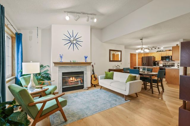 9949 Tamarack Cove, Woodbury, MN 55125