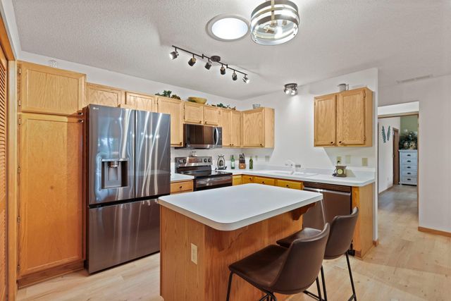 9949 Tamarack Cove, Woodbury, MN 55125