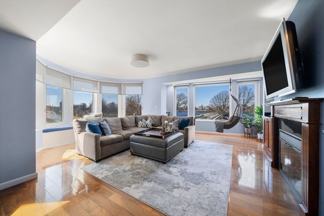 492 Beacon St 36, Boston, MA 02115