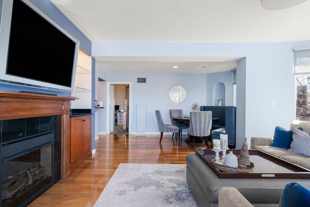 492 Beacon St 36, Boston, MA 02115