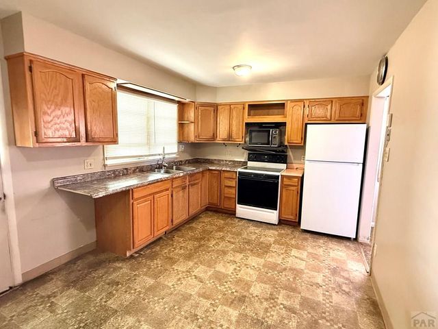 1908 Lynwood Lane, Pueblo, CO 81005