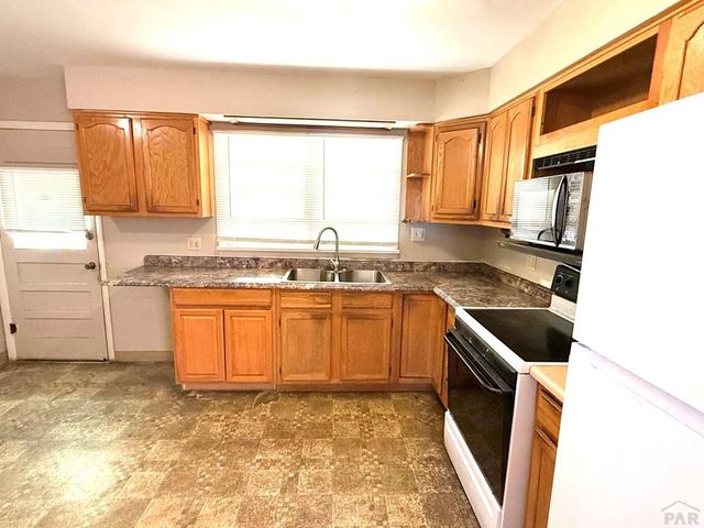 1908 Lynwood Lane, Pueblo, CO 81005