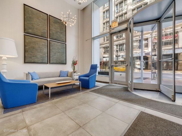 8 E RANDOLPH Street 2105, Chicago, IL 60601