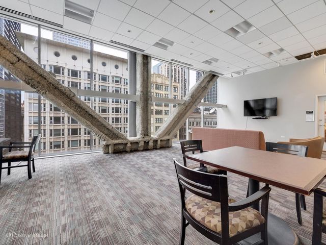8 E RANDOLPH Street 2105, Chicago, IL 60601