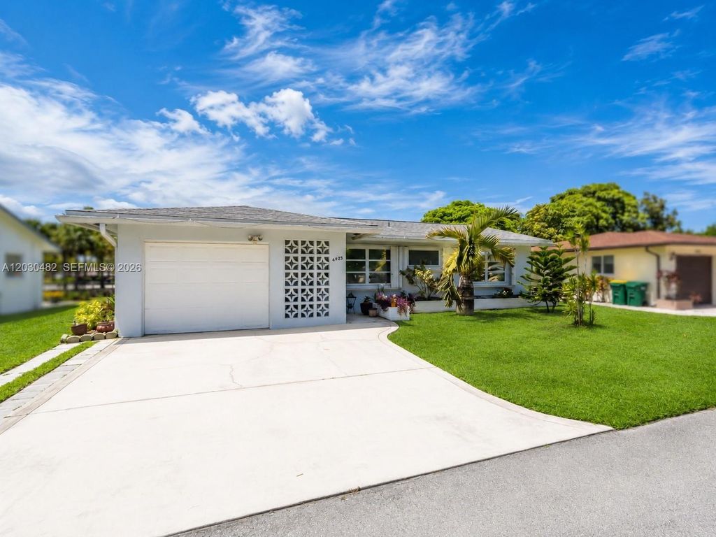 4923 NW 55th Court, Tamarac, FL 33319