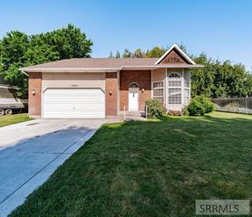 1260 Bluebird Lane, Idaho Falls, ID 83402