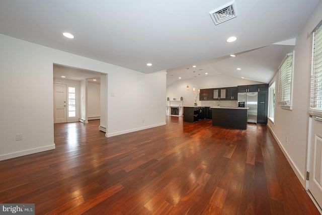 14 CASTLE ROCK DR, Havertown, PA 19083