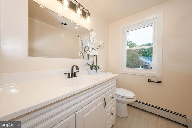 14 CASTLE ROCK DR, Havertown, PA 19083