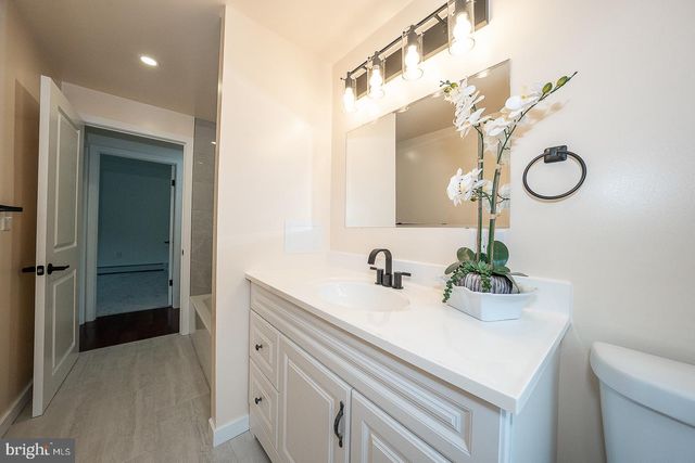 14 CASTLE ROCK DR, Havertown, PA 19083