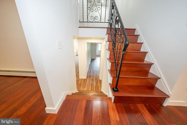 14 CASTLE ROCK DR, Havertown, PA 19083