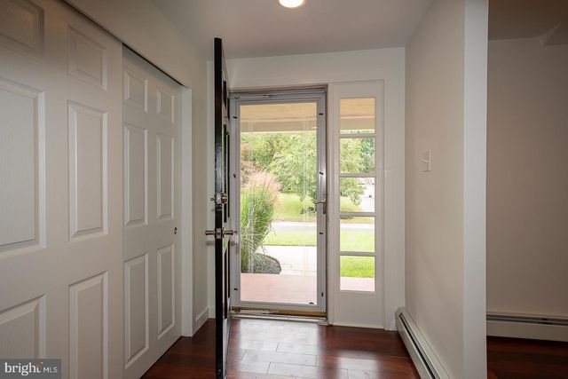 14 CASTLE ROCK DR, Havertown, PA 19083