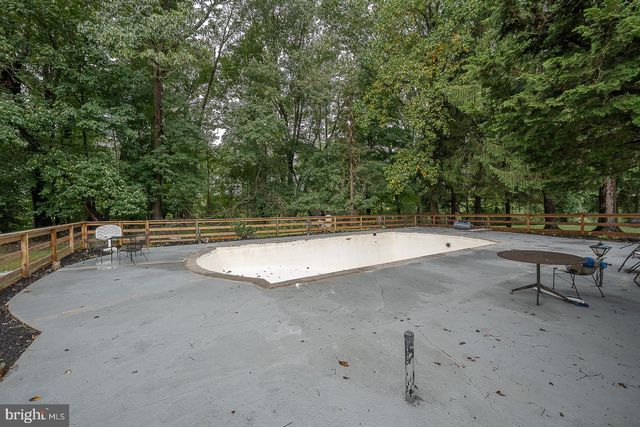 14 CASTLE ROCK DR, Havertown, PA 19083
