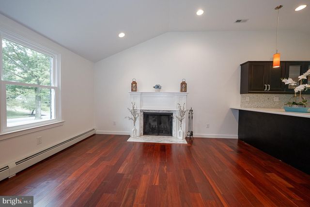 14 CASTLE ROCK DR, Havertown, PA 19083