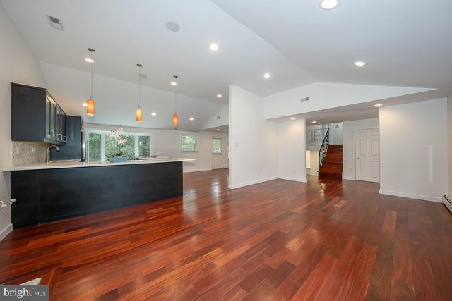 14 CASTLE ROCK DR, Havertown, PA 19083