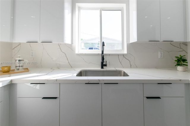 17231 NW 24th Pl, Miami Gardens, FL 33056