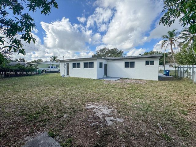 17231 NW 24th Pl, Miami Gardens, FL 33056