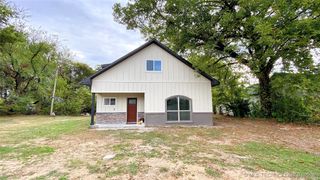 1309 S 3rd Street, Stilwell, OK 74960