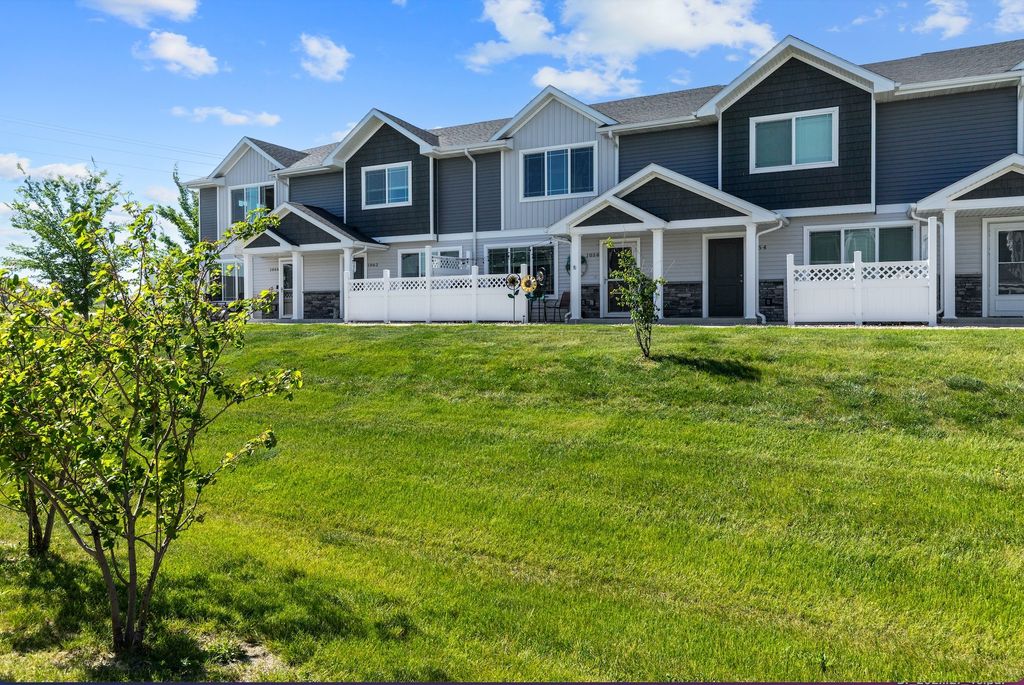 1058 NE 57th Lane, Ankeny, IA 50021