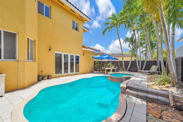 15664 SW 12th Ter, Miami, FL 33194