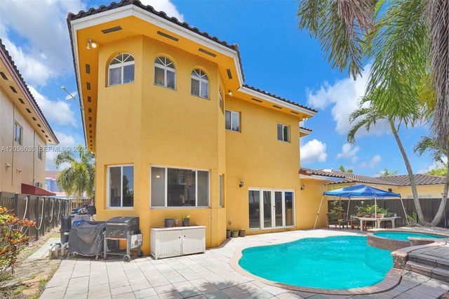 15664 SW 12th Ter, Miami, FL 33194