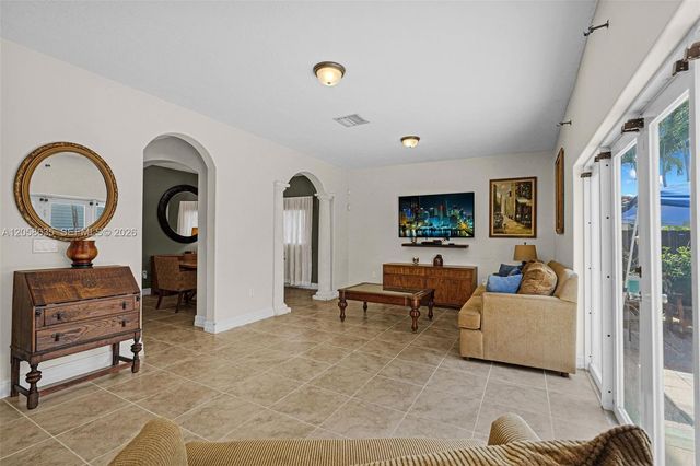 15664 SW 12th Ter, Miami, FL 33194