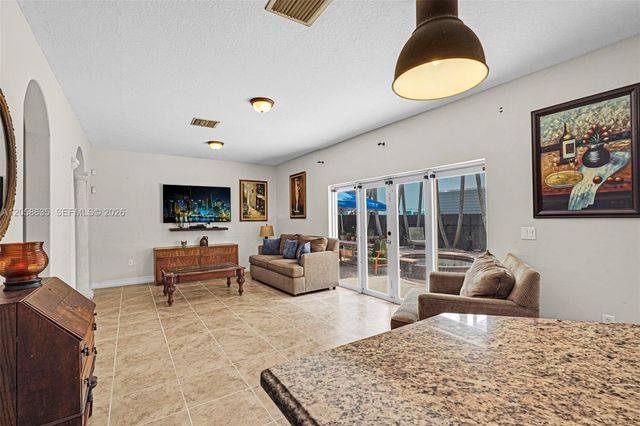 15664 SW 12th Ter, Miami, FL 33194