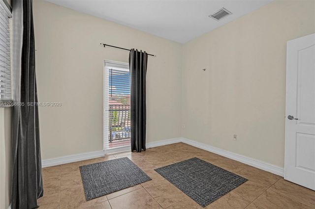 15664 SW 12th Ter, Miami, FL 33194