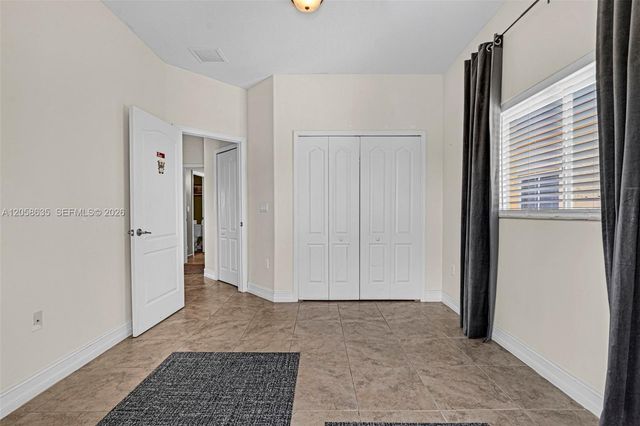 15664 SW 12th Ter, Miami, FL 33194