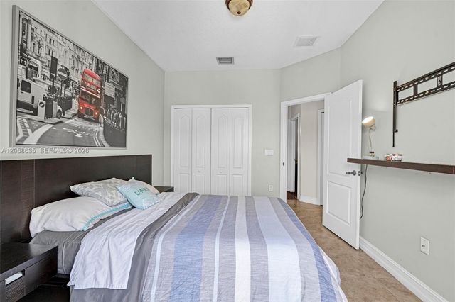 15664 SW 12th Ter, Miami, FL 33194