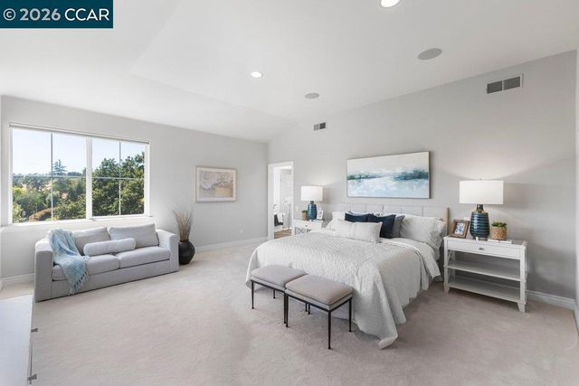 20 Monte Crest Ct, Walnut Creek, CA 94595