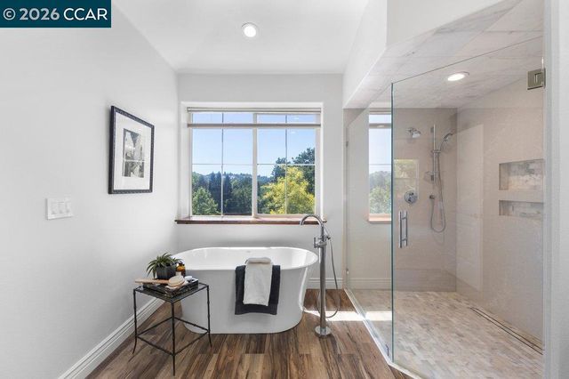 20 Monte Crest Ct, Walnut Creek, CA 94595