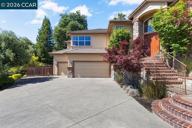 20 Monte Crest Ct, Walnut Creek, CA 94595