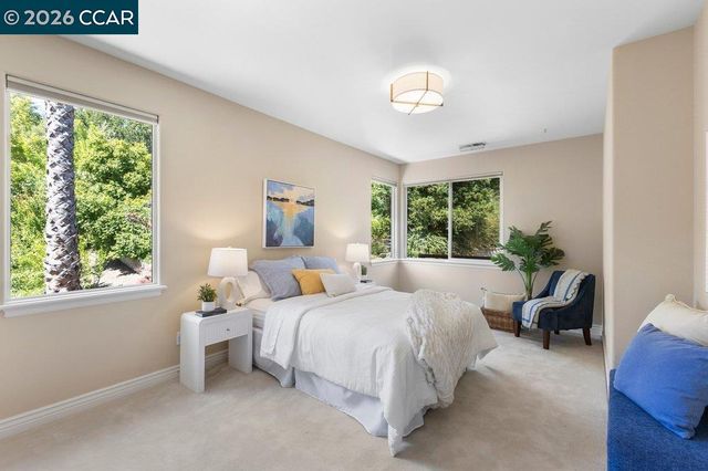 20 Monte Crest Ct, Walnut Creek, CA 94595