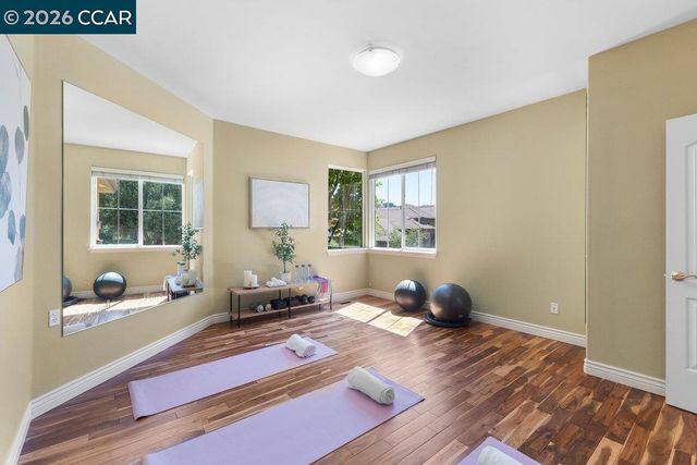 20 Monte Crest Ct, Walnut Creek, CA 94595