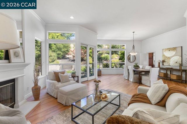 20 Monte Crest Ct, Walnut Creek, CA 94595
