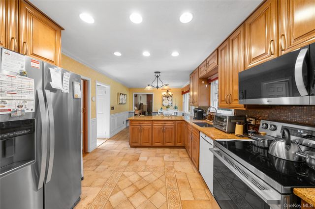 53 Jarvin Road, Port Jefferson Station, NY 11776