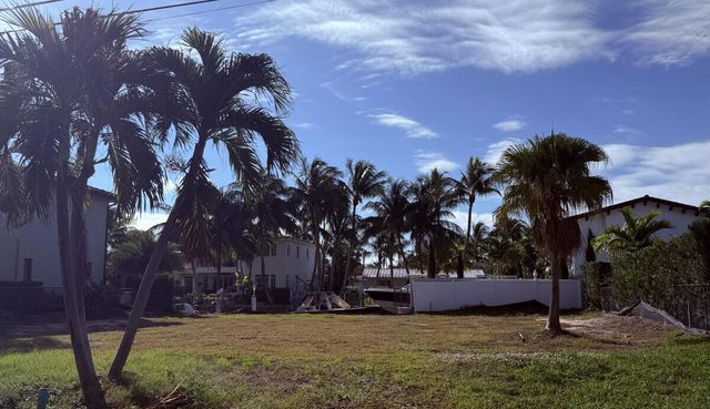 808 NE Bay Cove Street, Boca Raton, FL 33487