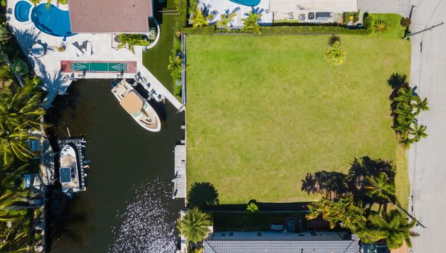 808 NE Bay Cove Street, Boca Raton, FL 33487