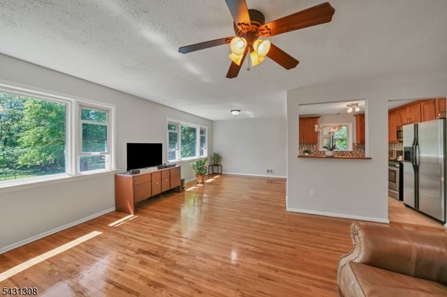 5 Davis Ave, Franklin Twp., NJ 08873