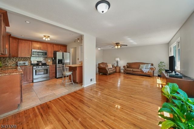 5 Davis Ave, Franklin Twp., NJ 08873