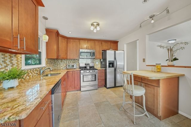 5 Davis Ave, Franklin Twp., NJ 08873