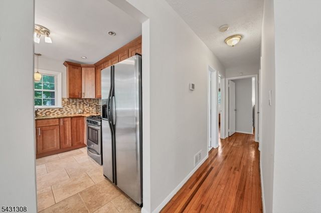 5 Davis Ave, Franklin Twp., NJ 08873