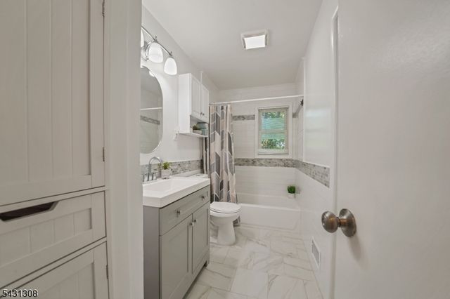 5 Davis Ave, Franklin Twp., NJ 08873