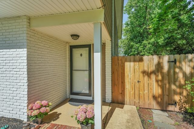 5 Davis Ave, Franklin Twp., NJ 08873