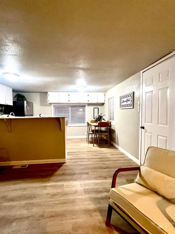 340 E 8th Street 19, Mountain Home, ID 83647 photo 18