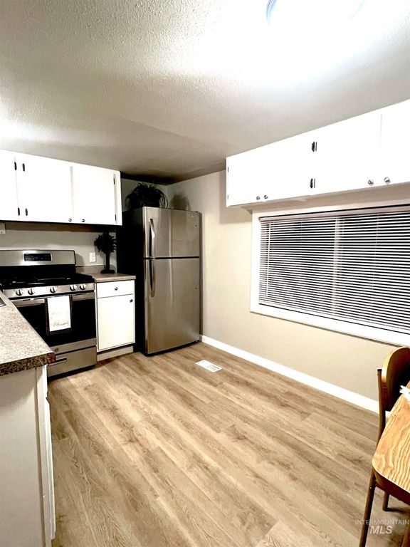 340 E 8th Street 19, Mountain Home, ID 83647 photo 2