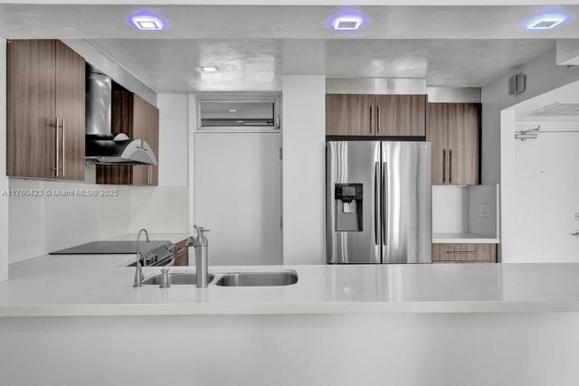 6450 Collins Ave 1204, Miami Beach, FL 33141