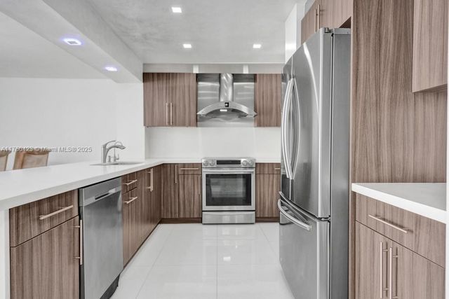 6450 Collins Ave 1204, Miami Beach, FL 33141