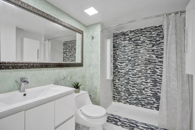 6450 Collins Ave 1204, Miami Beach, FL 33141